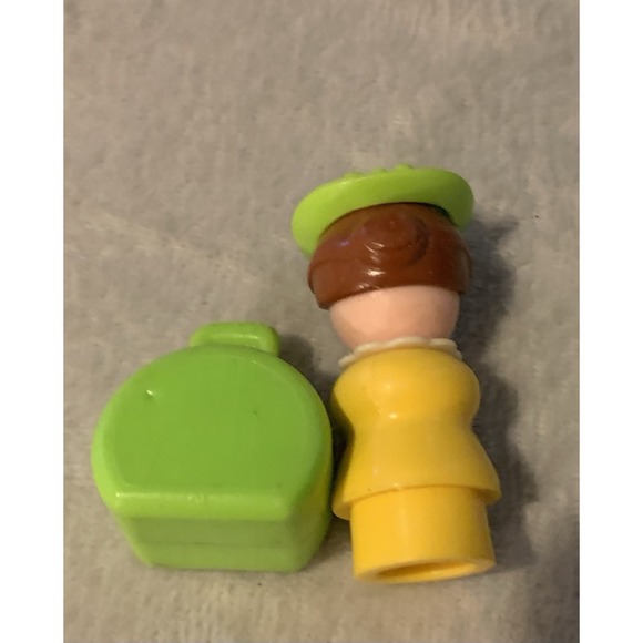 Vintage Fisher Price Little People Western Town Lady Bag With Hat Green Suitcase - Picture 2 of 2